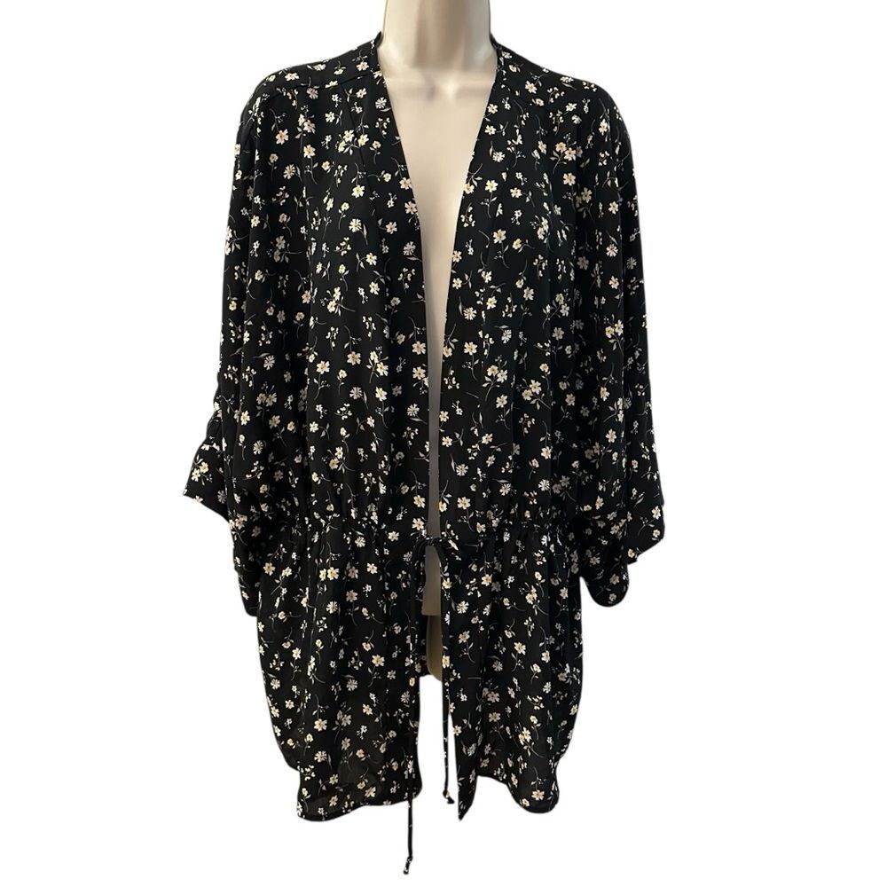 Gilli Black Kimono style Sheer w/white wild daisy print elastic waist tie front